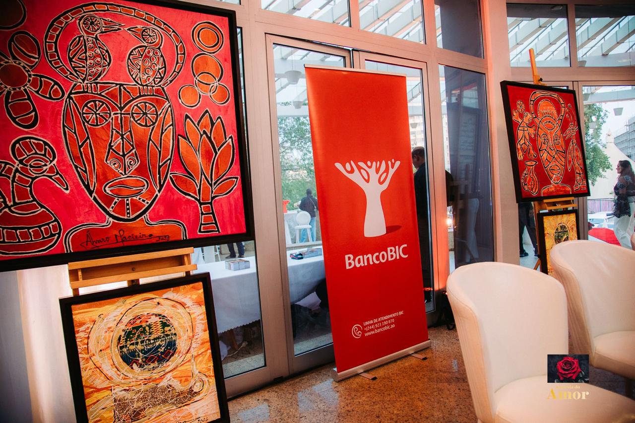 Ambiente artístico do lançamento de A Poesia do Amor